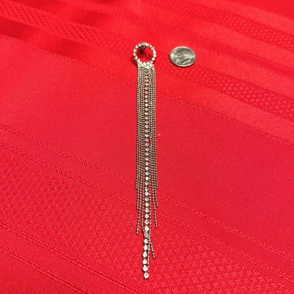 (2)pair of costume earrings - Picture 5 of 5